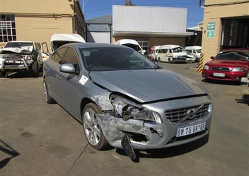 Korek wlewu paliwa Volvo S60 II